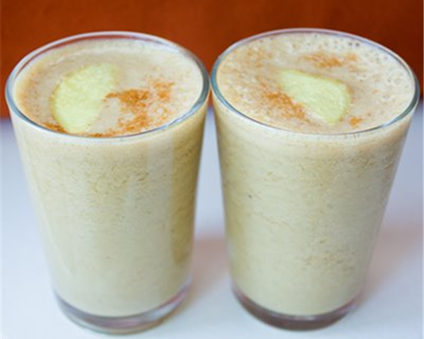 Banana Molasses Smoothie