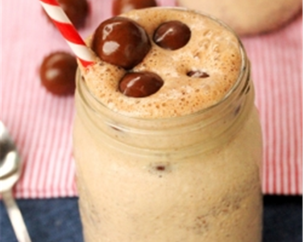 Malted Date Smoothie